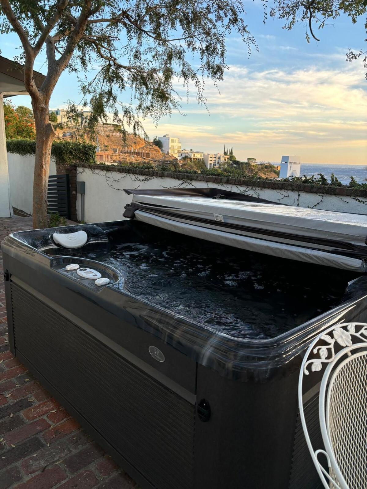 Near Beverly Hills Deluxe Villa With Amazing View And Hot Tub Villa Los Angeles