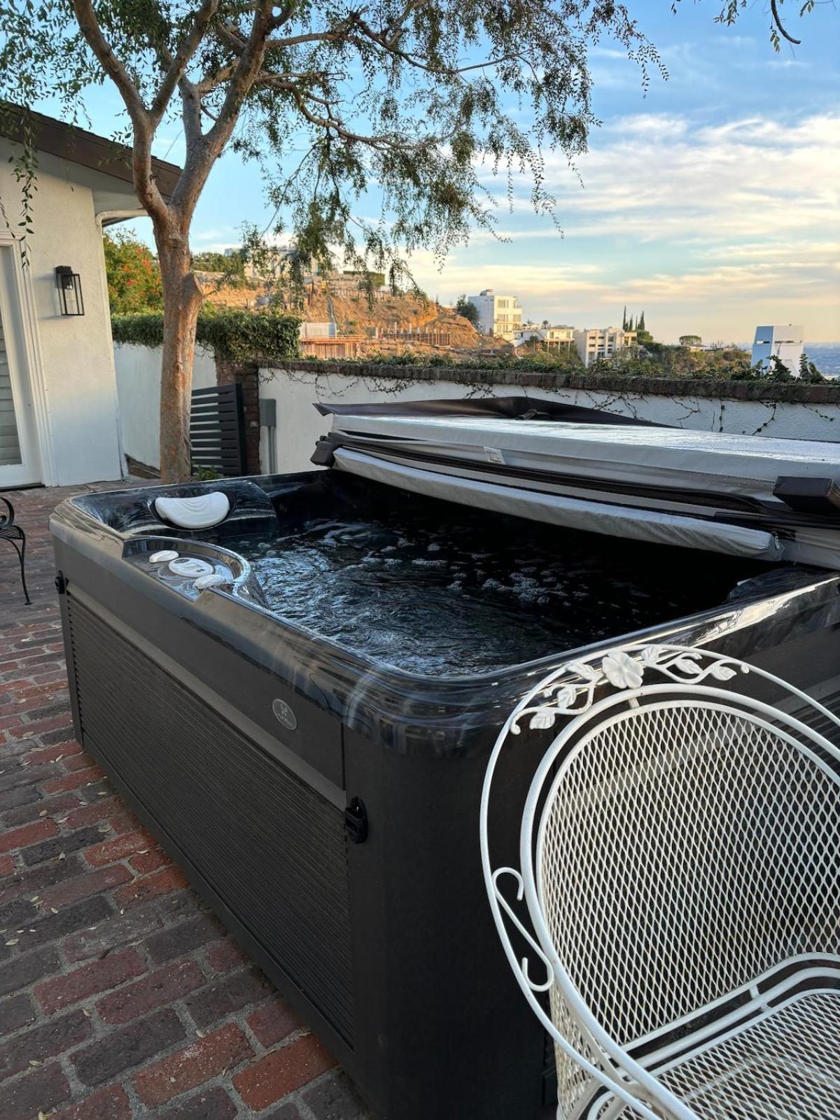 Villa Near Beverly Hills Deluxe Villa With Amazing View And Hot Tub Los Angeles