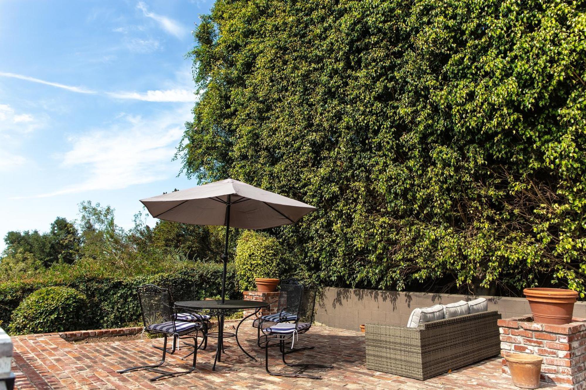 Near Beverly Hills Deluxe Villa With Amazing View And Hot Tub