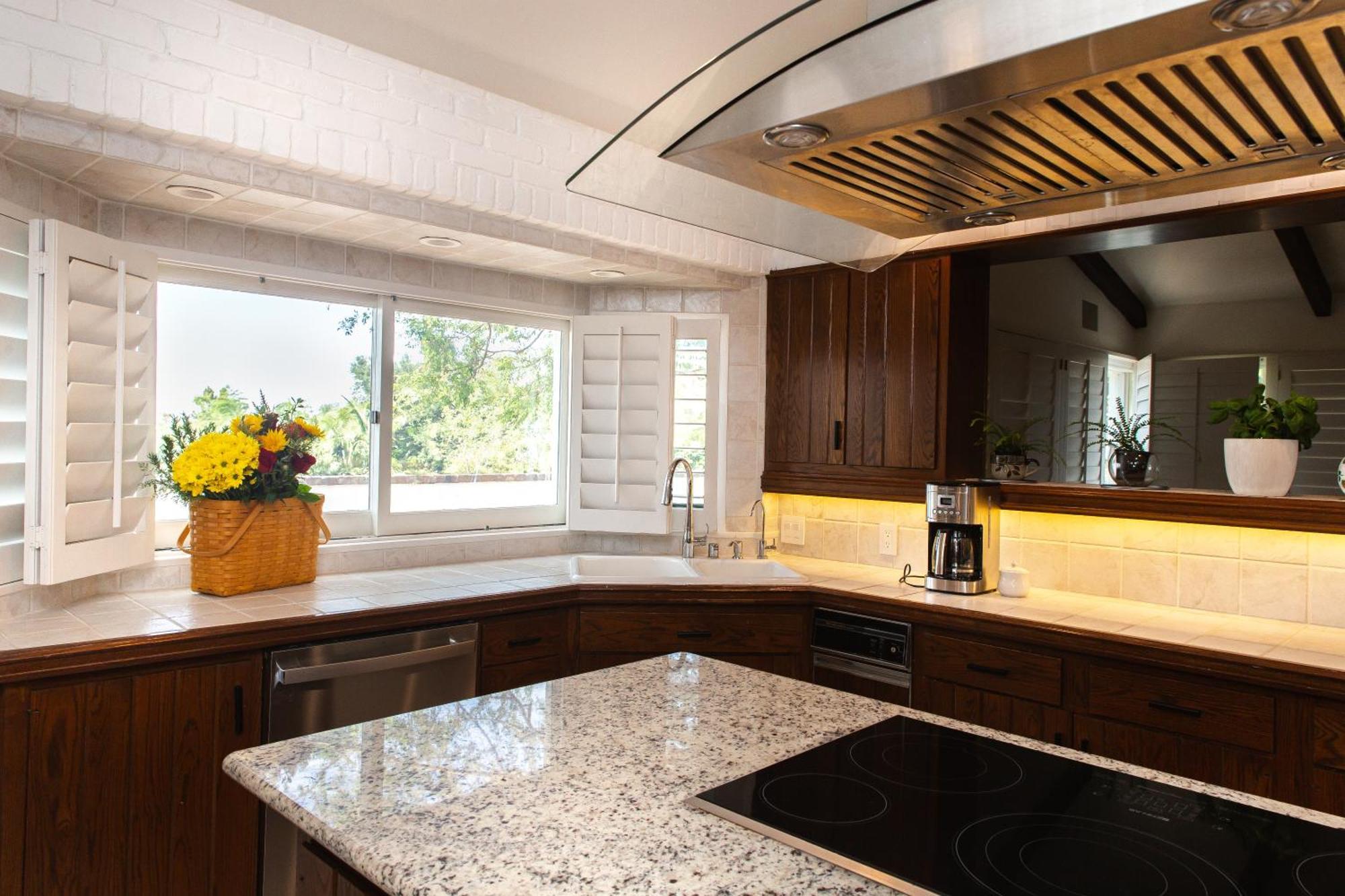 Near Beverly Hills Deluxe Villa With Amazing View And Hot Tub Villa *