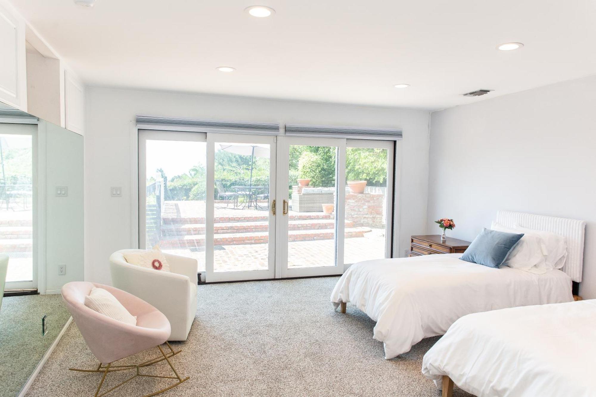 Near Beverly Hills Deluxe Villa With Amazing View And Hot Tub