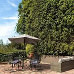 Near Beverly Hills Deluxe Villa With Amazing View And Hot Tub