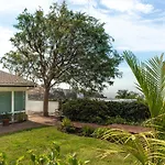 Near Beverly Hills Deluxe Villa With Amazing View And Hot Tub